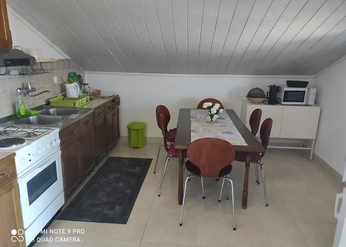 Apartment Sepcevic Murter